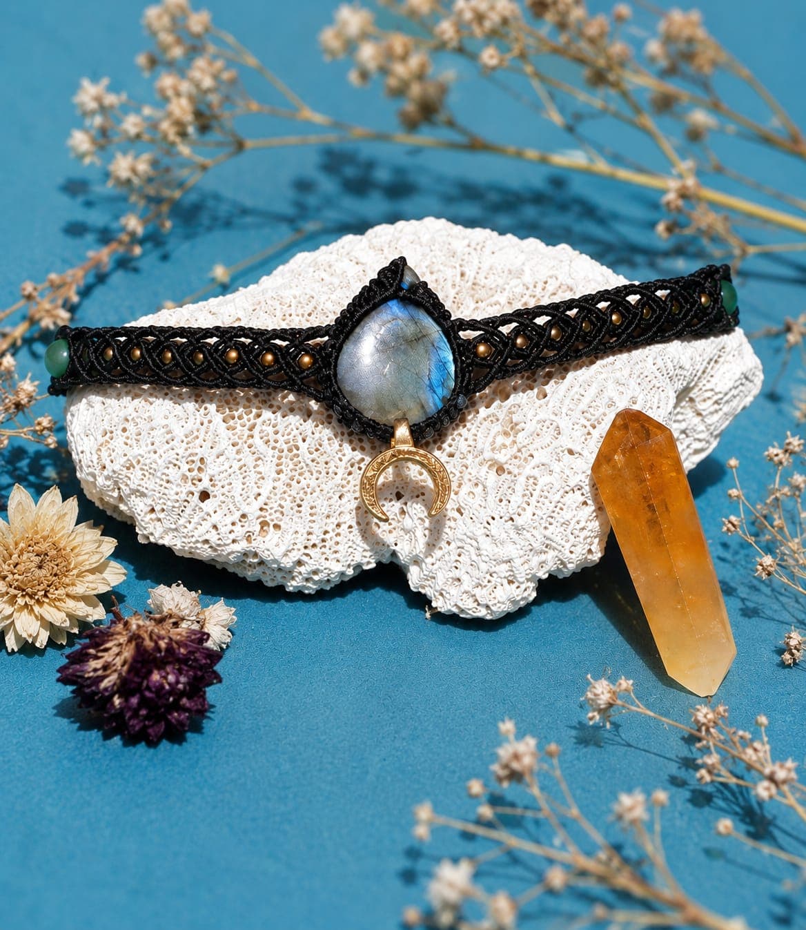 Collar Lilit: fuerza femenina, misterio y labradorita
